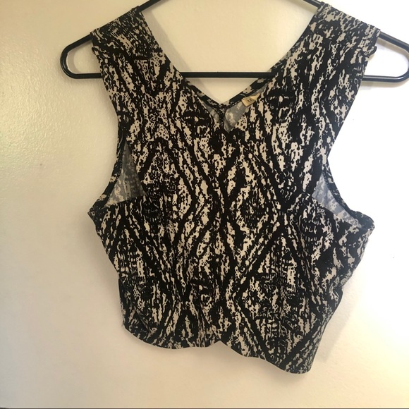 Art Deco navy blue crop top (super soft) - Picture 3 of 4